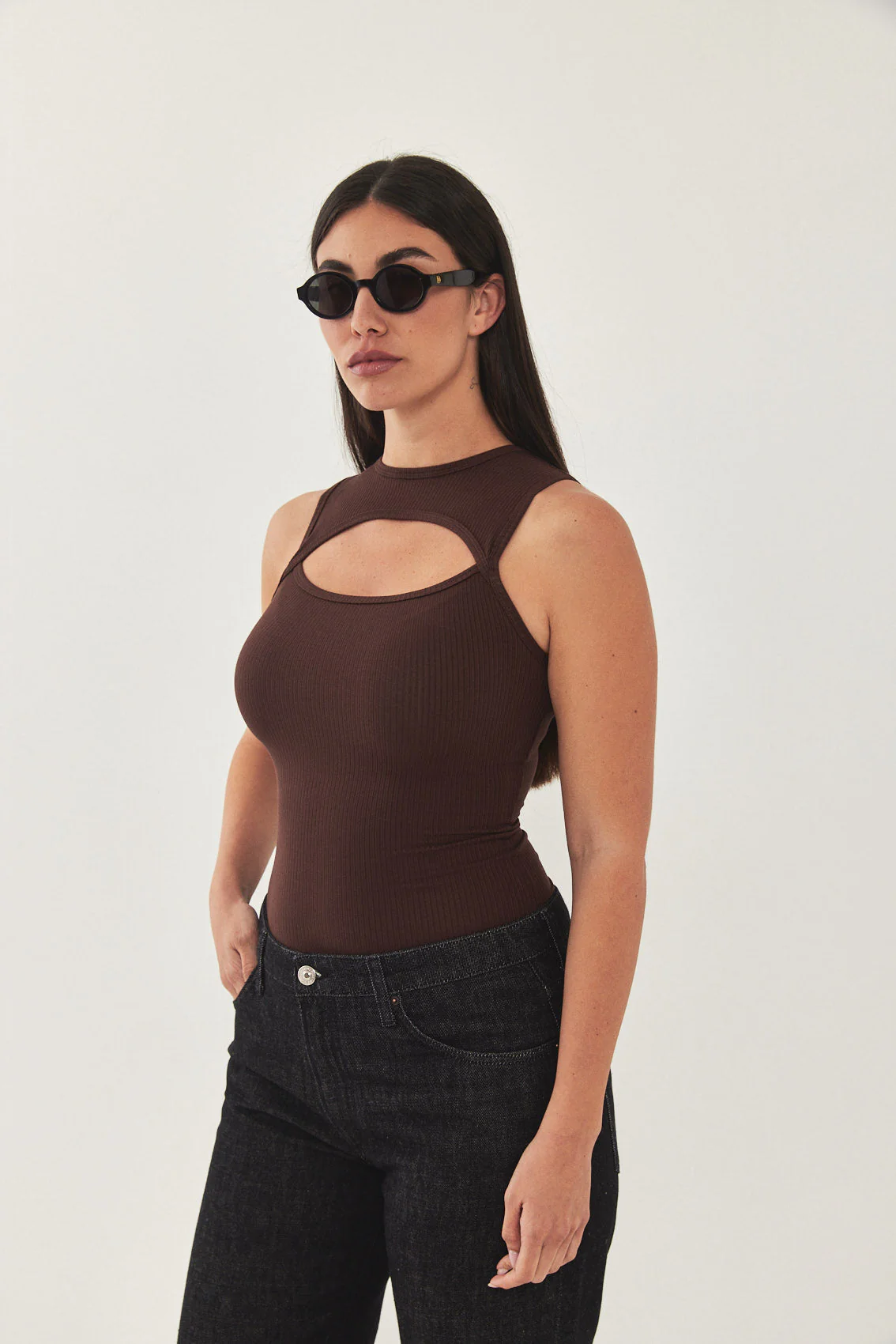 Frontal Cut Out Ribbed Tank Top - Image 4