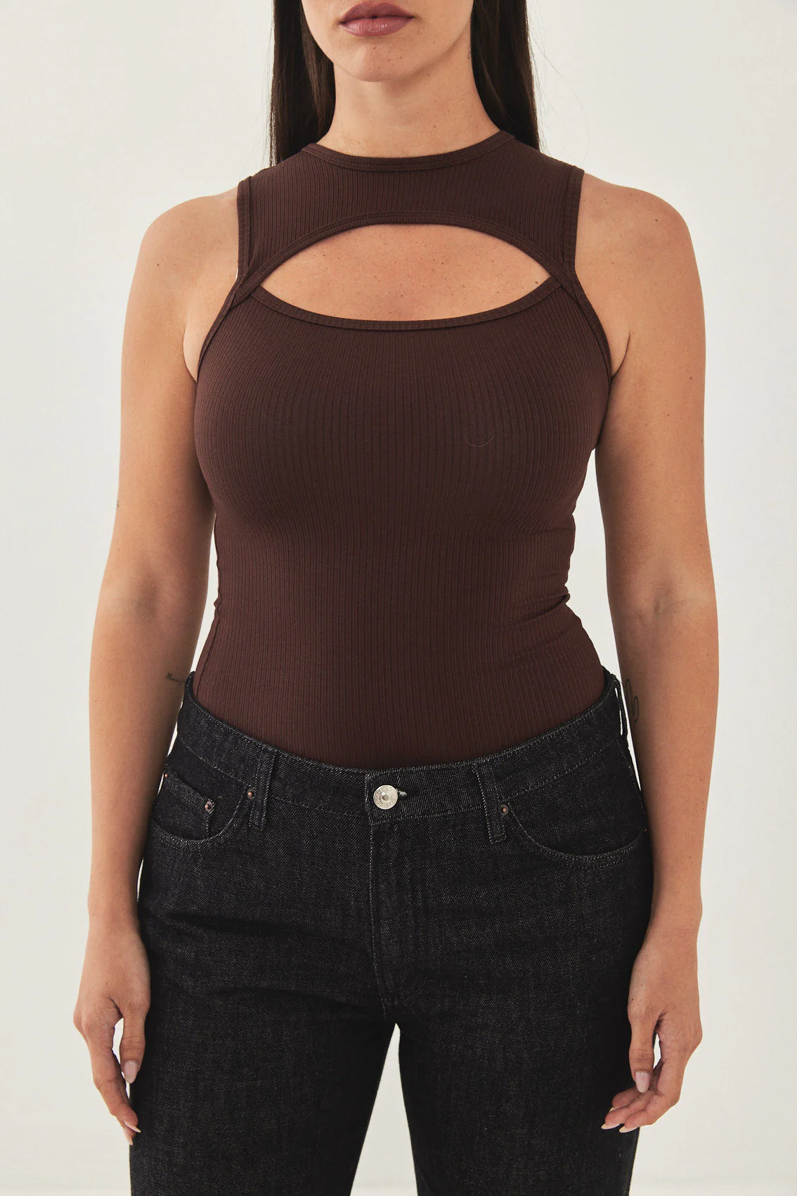 Frontal Cut Out Ribbed Tank Top - Image 6