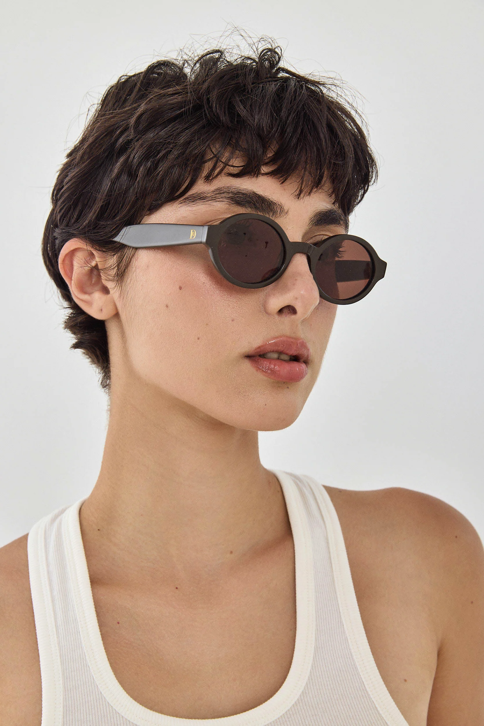 Round Sunglasses - Image 5